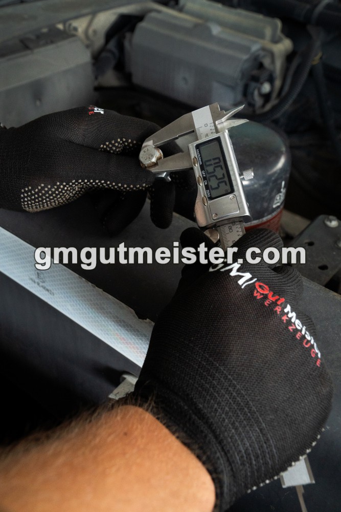 ベルマン ジャー150mm × 1 ШТАНГЕНЦИРКУЛЬ GUT MECHANIC L-150MM (ЕЛЕКТРОННИЙ) VCD00150 купити